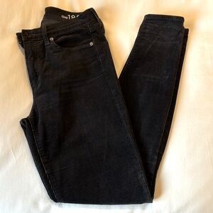 Gap skinny, high rise corduroy 28